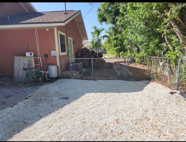 1276 REDSTART ROAD, Venice, FL 34293