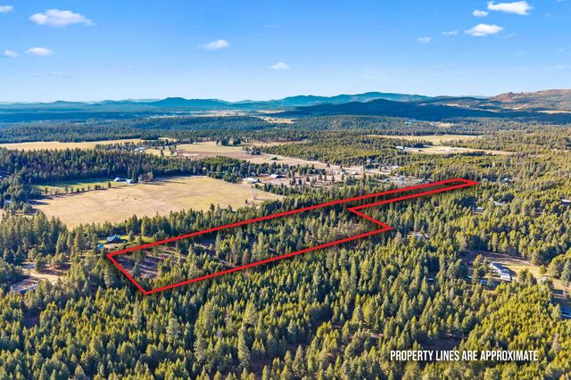 12818 E Bridges Rd, Elk, WA 99009