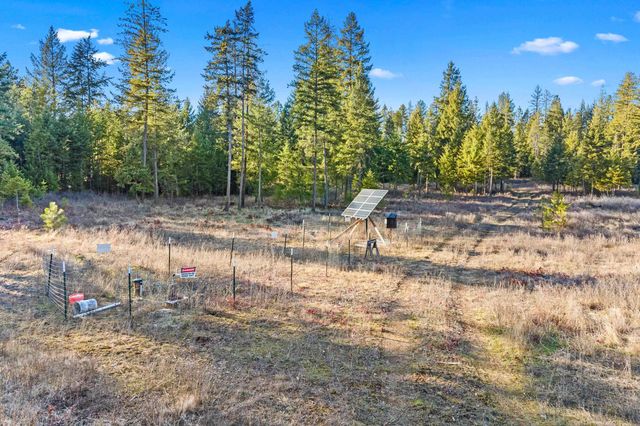 12818 E Bridges Rd, Elk, WA 99009