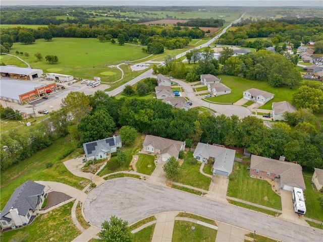 705 Pine Crest Avenue, Kearney, MO 64060