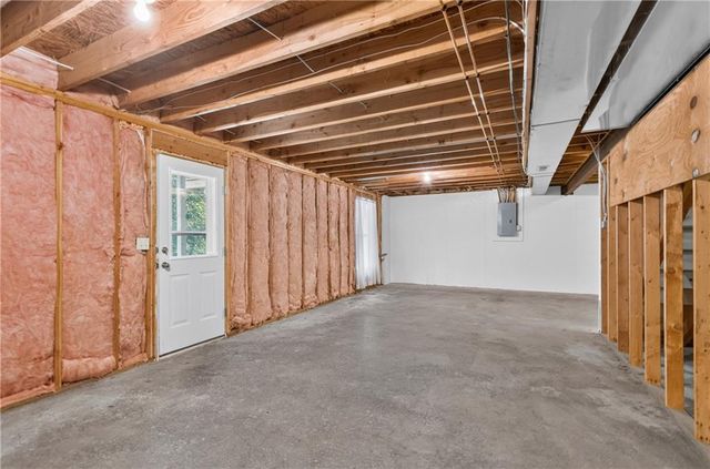 705 Pine Crest Avenue, Kearney, MO 64060