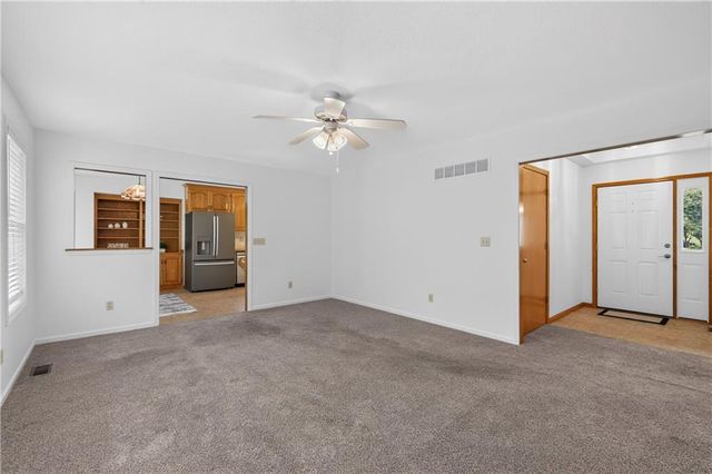 705 Pine Crest Avenue, Kearney, MO 64060