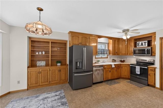705 Pine Crest Avenue, Kearney, MO 64060