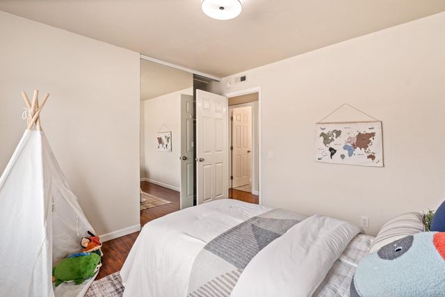 2440 Tipperary Avenue, South San Francisco, CA 94080