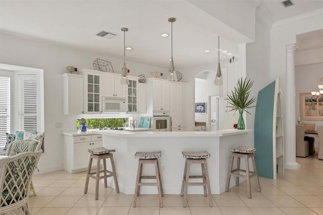 8135 ABINGDON COURT, University Park, FL 34201