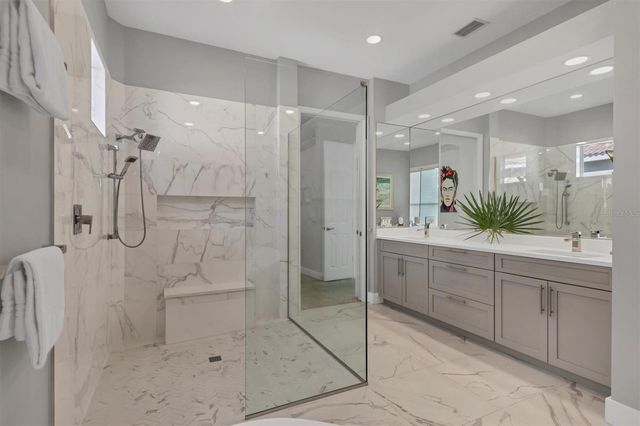 8135 ABINGDON COURT, University Park, FL 34201