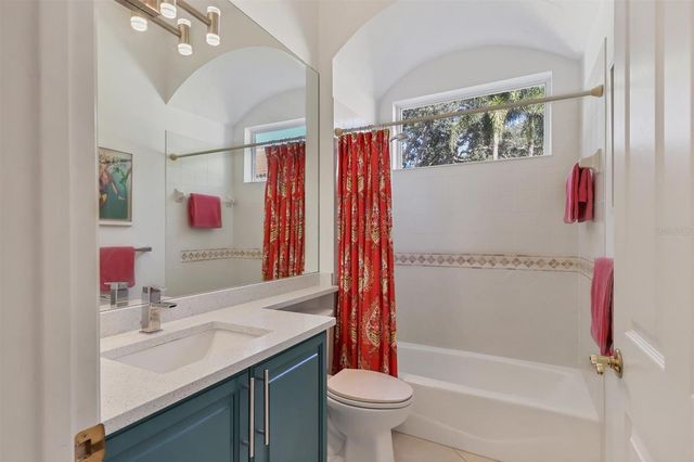 8135 ABINGDON COURT, University Park, FL 34201