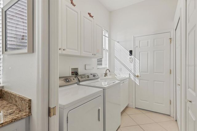 8135 ABINGDON COURT, University Park, FL 34201