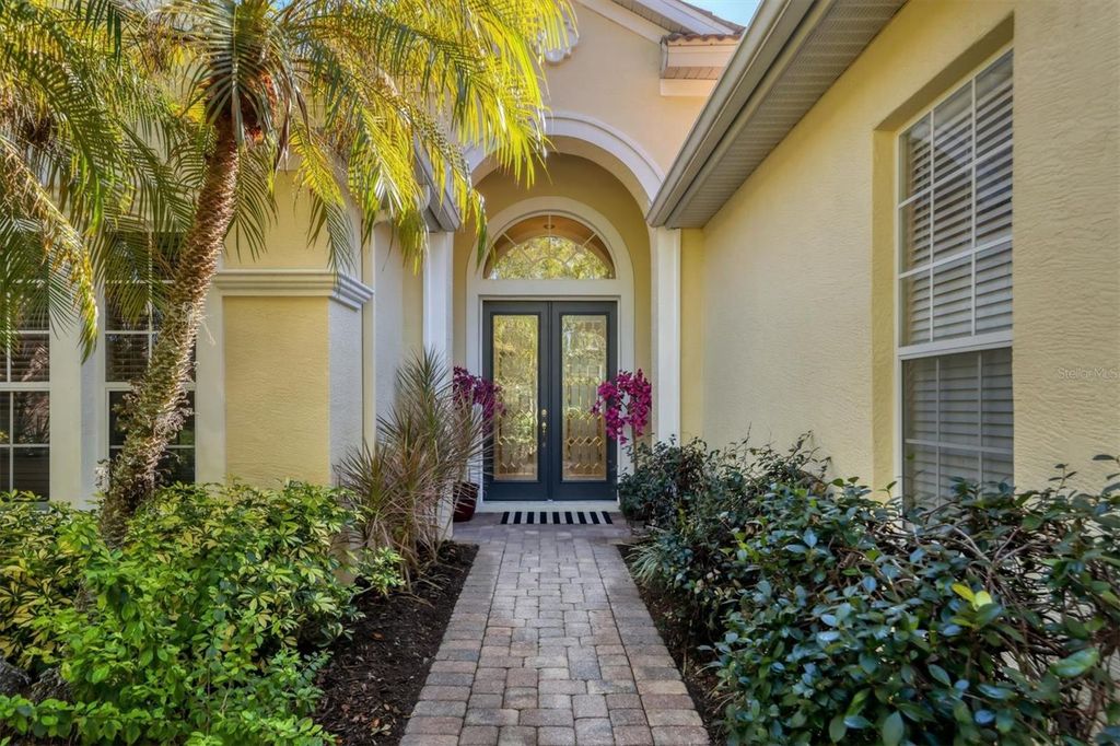 Image 2 of property listing at 8135 ABINGDON COURT, University Park, FL 34201