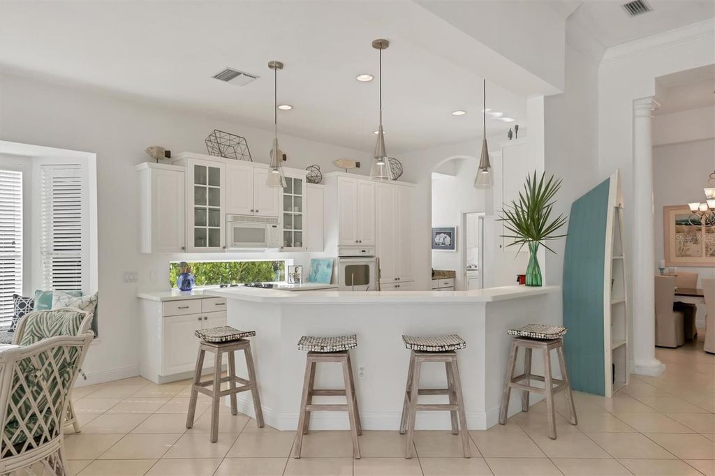 Image 11 of property listing at 8135 ABINGDON COURT, University Park, FL 34201