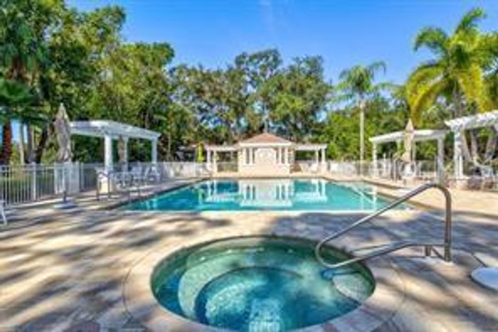 Image 37 of property listing at 8135 ABINGDON COURT, University Park, FL 34201