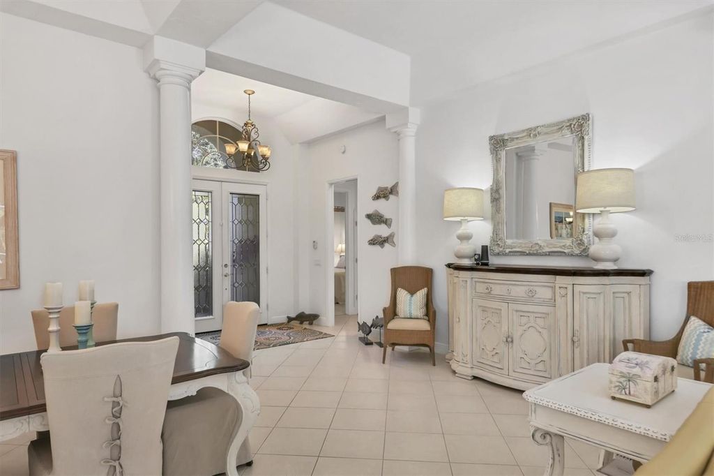 Image 8 of property listing at 8135 ABINGDON COURT, University Park, FL 34201