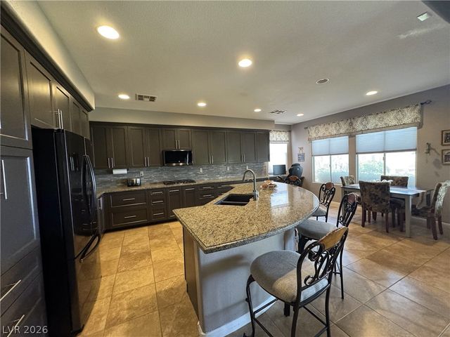 8804 Willow Cabin Street, Las Vegas, NV 89131