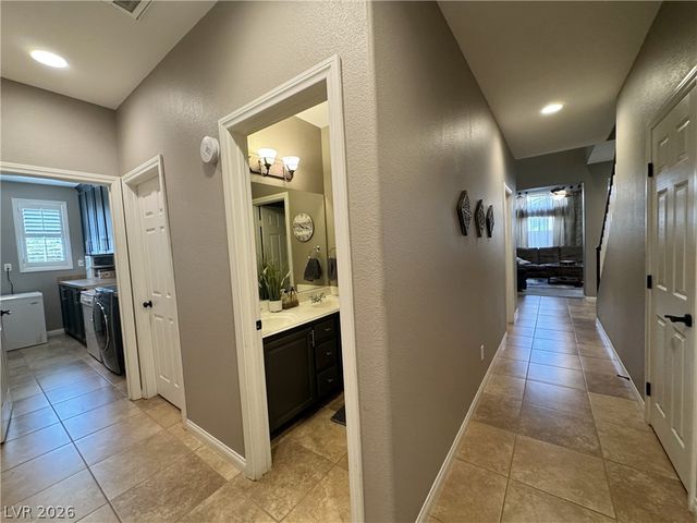 8804 Willow Cabin Street, Las Vegas, NV 89131
