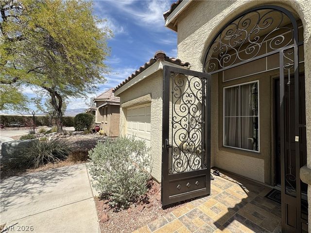 8804 Willow Cabin Street, Las Vegas, NV 89131