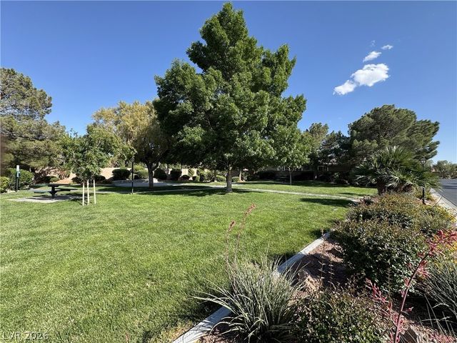 8804 Willow Cabin Street, Las Vegas, NV 89131