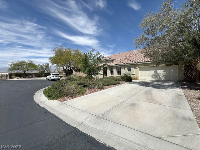 8804 Willow Cabin Street, Las Vegas, NV 89131