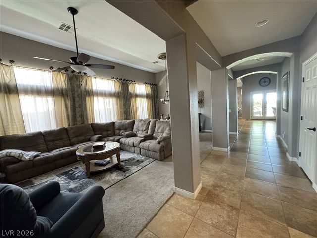 8804 Willow Cabin Street, Las Vegas, NV 89131