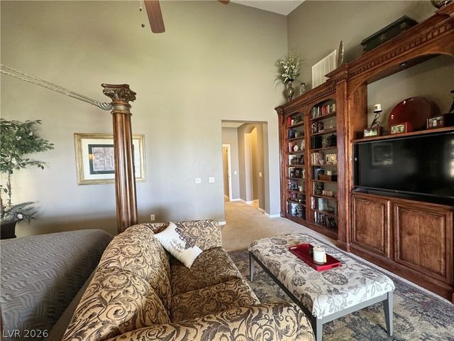 8804 Willow Cabin Street, Las Vegas, NV 89131