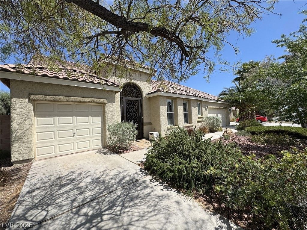 8804 Willow Cabin Street, Las Vegas, NV 89131
