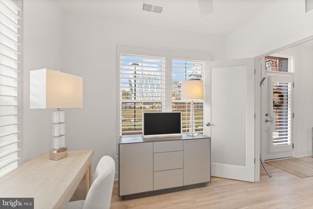 11256 FARADAY PARK DR, Reston, VA 20190