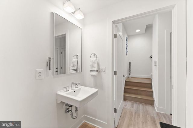 11256 FARADAY PARK DR, Reston, VA 20190