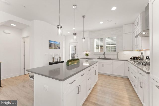 11256 FARADAY PARK DR, Reston, VA 20190