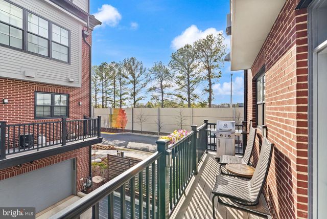 11256 FARADAY PARK DR, Reston, VA 20190