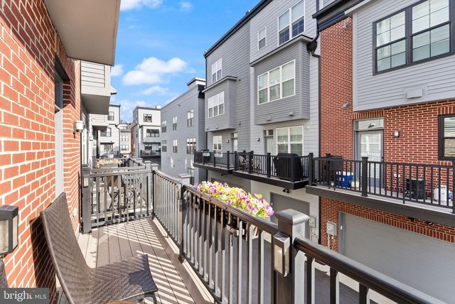 11256 FARADAY PARK DR, Reston, VA 20190