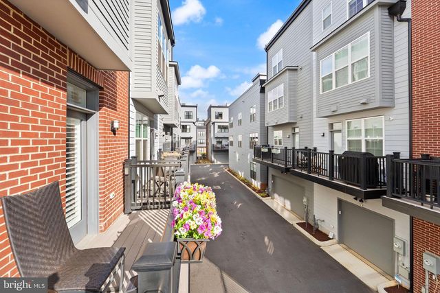 11256 FARADAY PARK DR, Reston, VA 20190