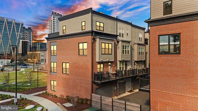 11256 FARADAY PARK DR, Reston, VA 20190