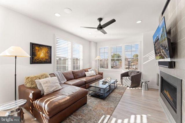 11256 FARADAY PARK DR, Reston, VA 20190