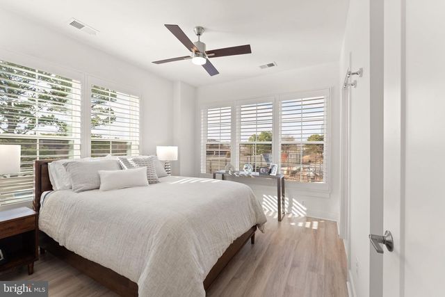 11256 FARADAY PARK DR, Reston, VA 20190