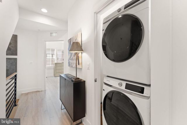 11256 FARADAY PARK DR, Reston, VA 20190