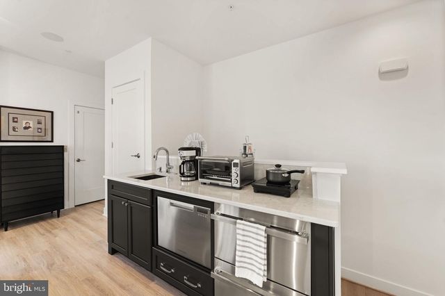 11256 FARADAY PARK DR, Reston, VA 20190