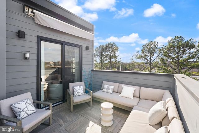 11256 FARADAY PARK DR, Reston, VA 20190