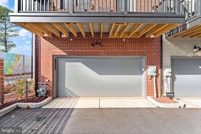 11256 FARADAY PARK DR, Reston, VA 20190