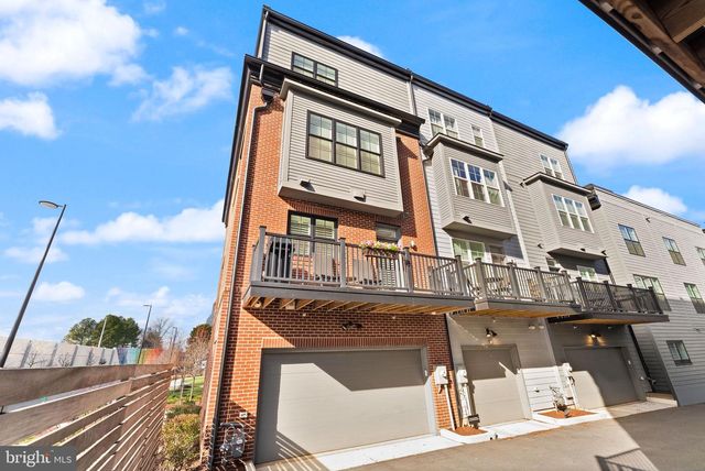 11256 FARADAY PARK DR, Reston, VA 20190