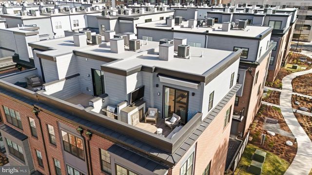 11256 FARADAY PARK DR, Reston, VA 20190