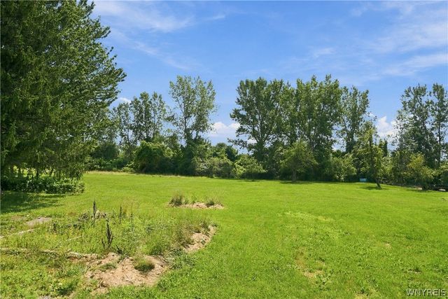 6467 Broadway Street, Lancaster, NY 14086