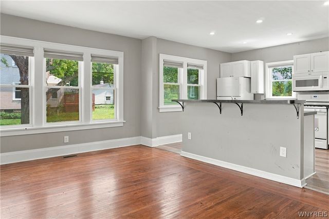 6467 Broadway Street, Lancaster, NY 14086