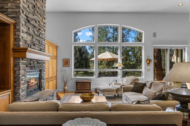 16923 Royal Coachman Drive, Sisters, OR 97759