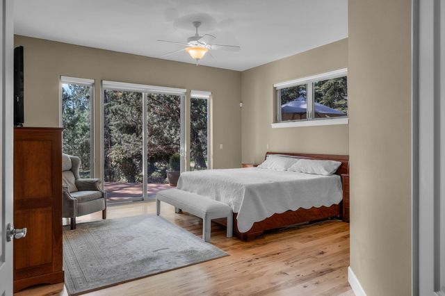 16923 Royal Coachman Drive, Sisters, OR 97759