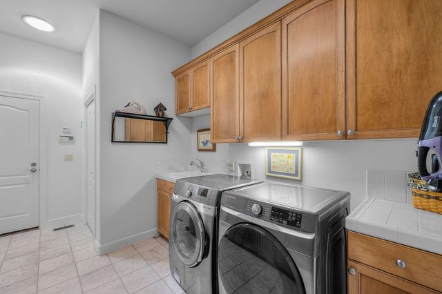 16923 Royal Coachman Drive, Sisters, OR 97759