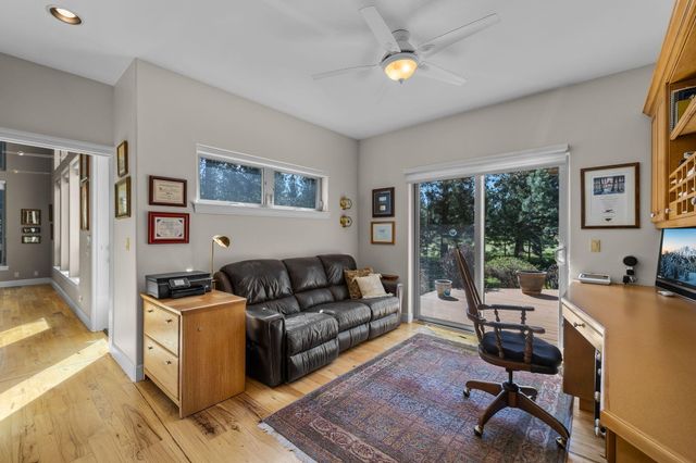 16923 Royal Coachman Drive, Sisters, OR 97759