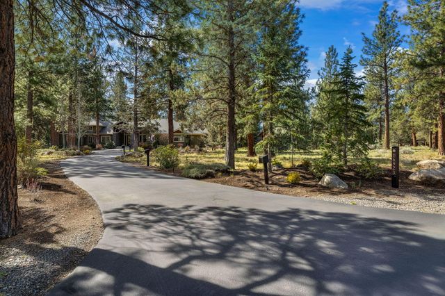 16923 Royal Coachman Drive, Sisters, OR 97759