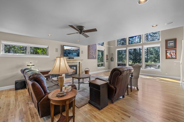 16923 Royal Coachman Drive, Sisters, OR 97759