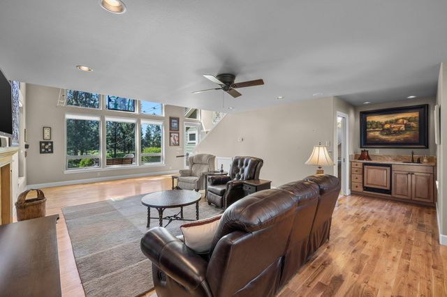 16923 Royal Coachman Drive, Sisters, OR 97759