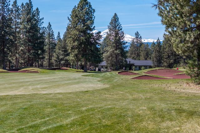 16923 Royal Coachman Drive, Sisters, OR 97759