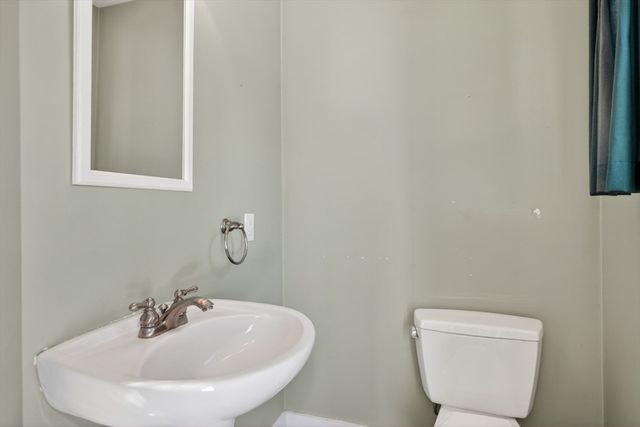 26 Mechanic St, Holliston, MA 01746